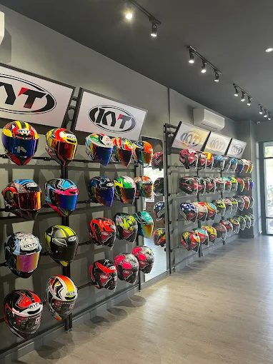 FT GARAGE LARKIN