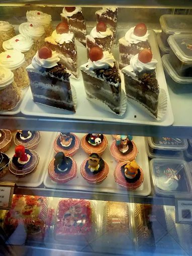 Golden Cake Shop