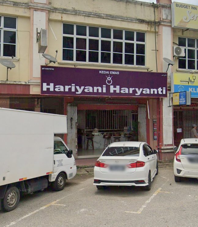 Kedai Emas Hariyani Haryanti Gua Musang