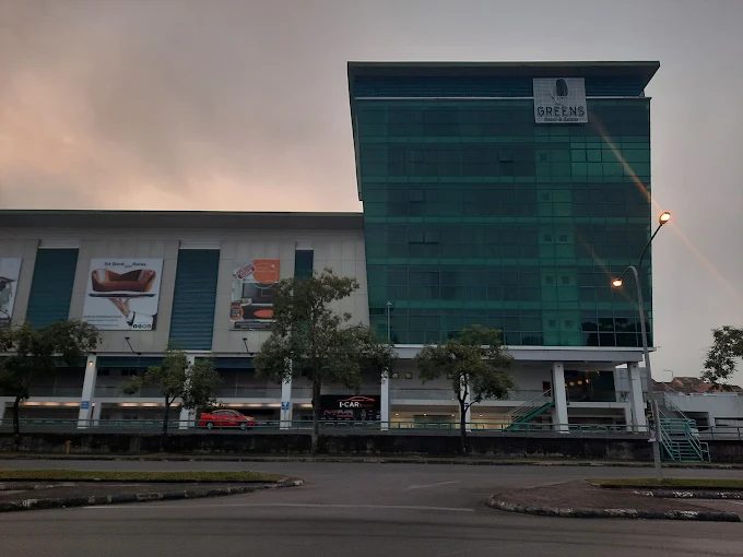 Commerce Square Mall