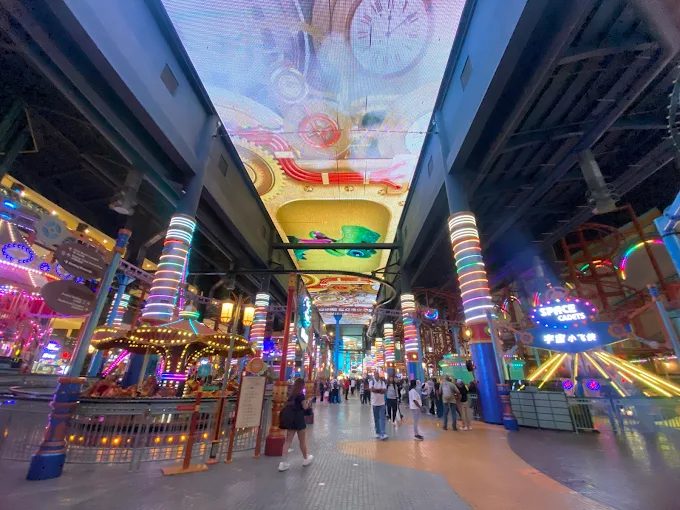 First World Plaza