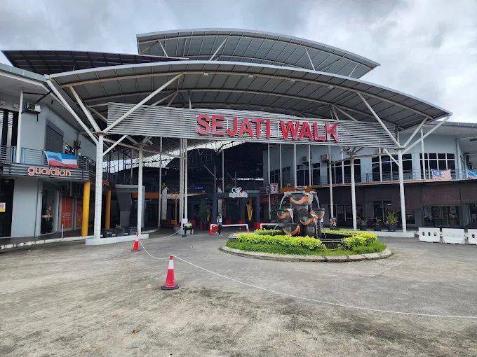Sejati Walk Mall