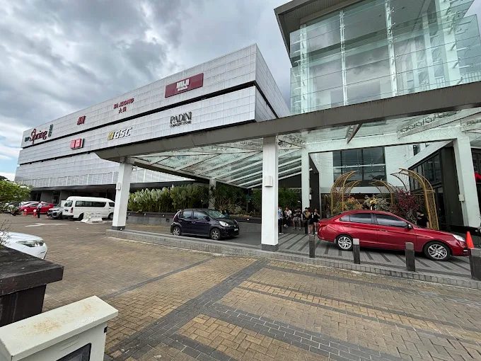 The Spring Shopping Mall