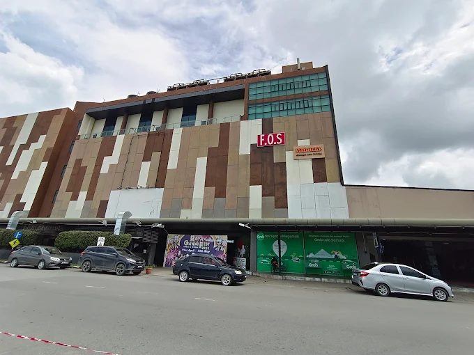 Times Square Megamall
