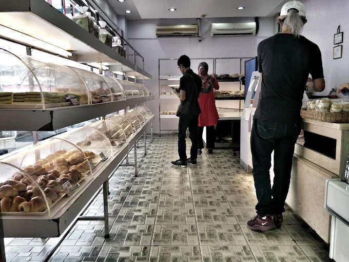 Swan Cake House